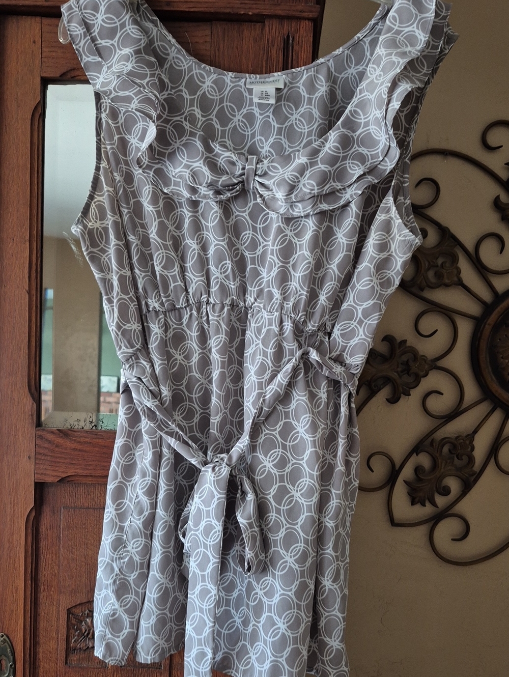 Motherhood Maternity Gray Sleeveless Patterned Tie-Front Dress